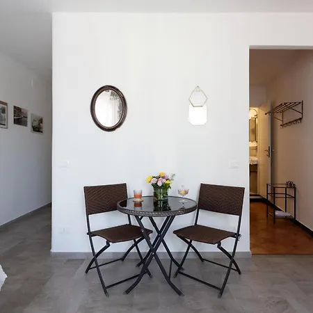 Evasrooms Open Space Apartment
